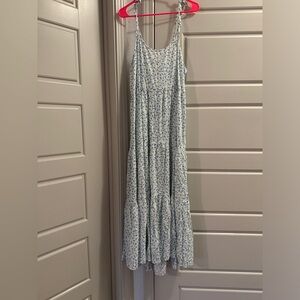 White spring/floral women’s boutique maxi sun dress size l/xl